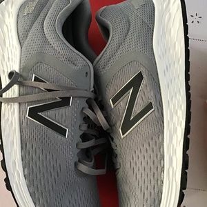 NIB Men’s Grey New Balance Running Shoes, Size 11